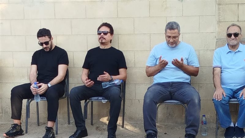 محمد رياض يشيع جثمان