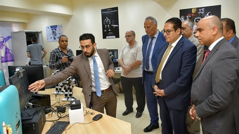 جامعة القاهرة تفتتح