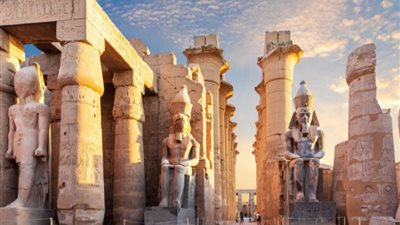 الخير جاي قريب.. محافظ الأقصر يزف بشرى لأهالي المحافظة