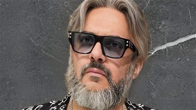 الموت يفجع المطرب إيساف في الساعات الأولى من اليوم