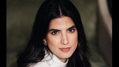 كارمن بصيبص توجه رسالة مؤثرة لطفلها وأمهات لبنان