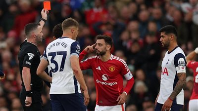 برونو فيرنانديز قائد مانشستر: لقد خذلت فريقي اليوم.. لم أستحق البطاقة الحمراء