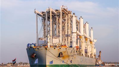  وصول أوناش محطة حاويات تحيا مصر 1 بميناء دمياط (صور)