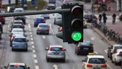 تباطؤ مروري بالقاهرة والجيزة وإغلاق كلي لشارع عزيز أباظة في الزمالك