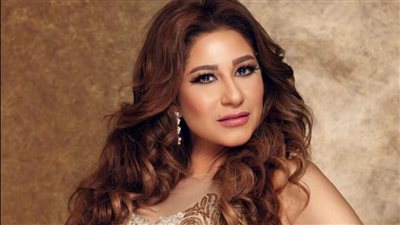 «لقد فعلناها».. الفنانة إنجي شرف تعلن خطوبتها  