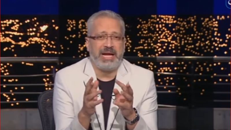 الإعلامي تامر أمين