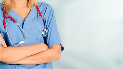 ملاك الرحمة وشذوذ الفيس بوك .. قصة ممرضة المنوفية ونسوة القرية