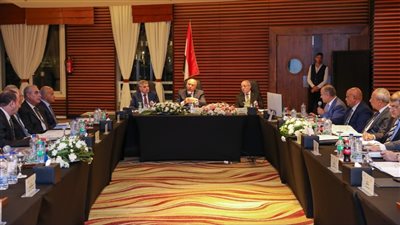 الوزير يستعرض آخر تطورات الموقف التشغيلي لـ محطة تحيا مصر متعددة الأغراض