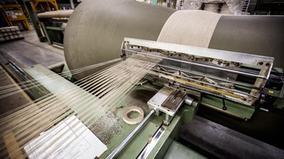 «عجلة الإنتاج تدور».. إنشاء منطقة حرة لصناعة الكتان والغزل والنسيج في المنوفية