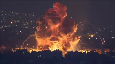 بالفيديو.. غارت جوية إسرائيلية تستهدف مبنى وسط بيروت لاغتيال قيادي بحزب الله