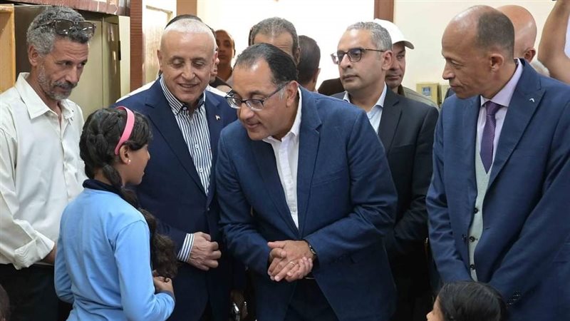 رئيس الوزراء يحاور