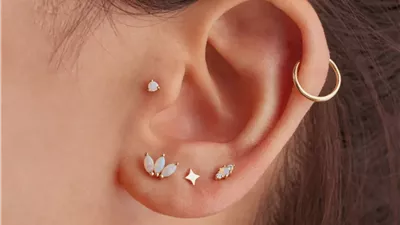 تفسير هدية الحلق في المنام للمتزوجة .. انتظري مفاجأة