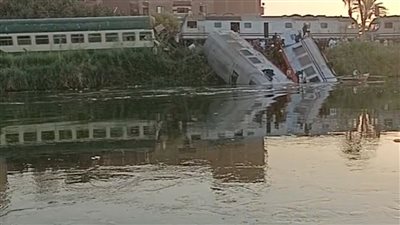 عاجل: تصادم قطار نوم بجرار بمحافظة المنيا وسقوط العربات في ترعة الإبراهيمية 