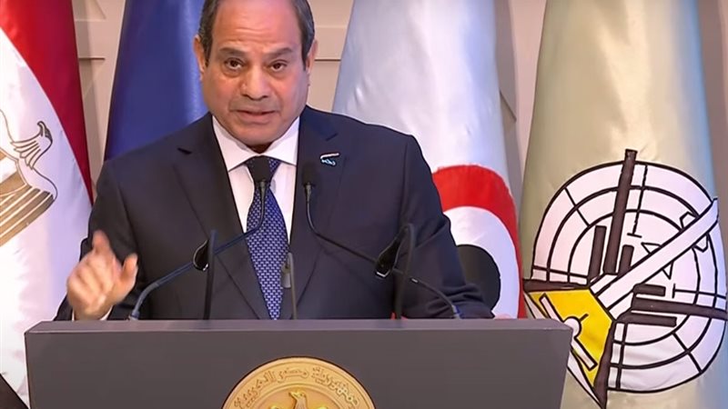 الرئيس السيسي يشهد
