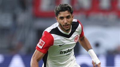 المدير الرياضي لفرانكفورت: مصر لديها مواهب مميزة ونسعى لتجديد عقد عمر مرموش 