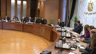 مدبولي : نستعين بـ تجربة بنجلاديش في قروض المشروعات الصغيرة ومتناهية الصغر