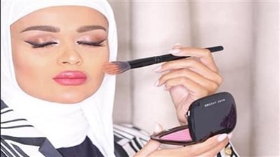 متلبسيش الضيق.. دار الإفتاء: لبس البنطلون للمرأة حرام في هذه الحالة