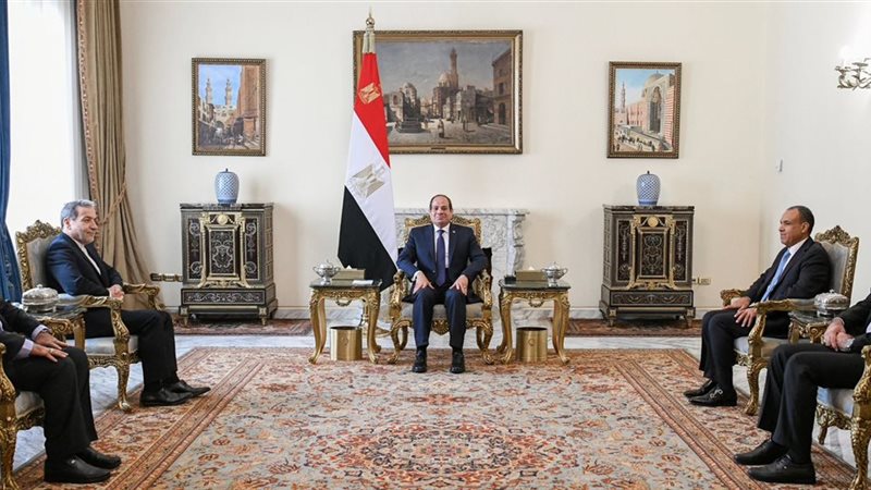 السيسي مع وزير خارجية