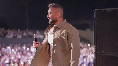 إغماءات وتدافع وخطوبة.. حفل 