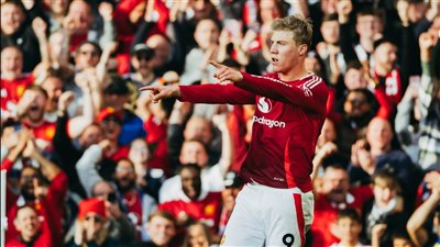 هويلاند يقود مانشستر يونايتد لتحقيق انتصار ثمين على برينتفورد بالبريميرليج