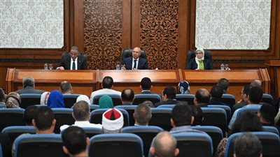 7 رسائل لـ وزير الصناعة والنقل خلال لقائه مع المستثمرين بالفيوم