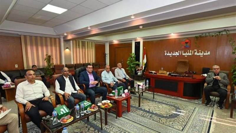 اجتماع وزير الإسكان