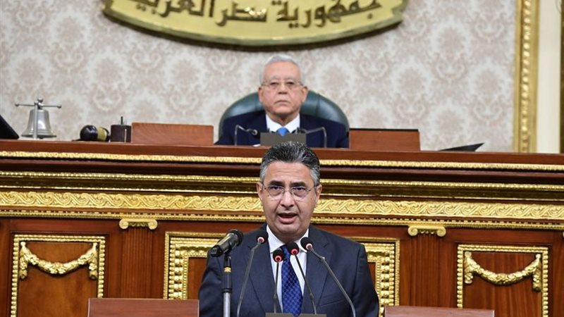 وزير التموين أمام