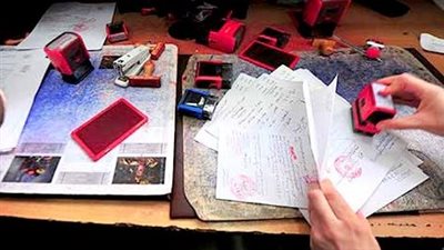 زورت أختام وصرفت معاش لسيدة متوفاة.. إحالة مسؤولة بالتأمينات إلى الجنايات