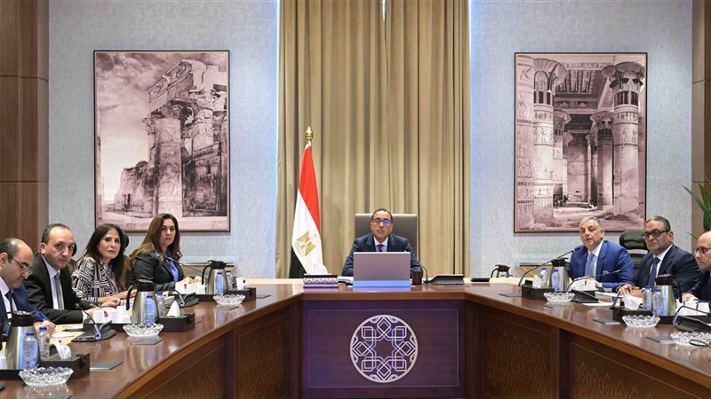 رئيس الوزراء يتابع
