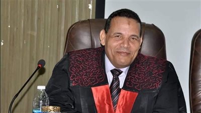 بعد مناقشة رسالة ماجستير.. وفاة أستاذ بجامعة سوهاج بأزمة قلبية مفاجئة