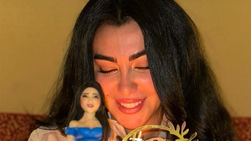 هل ميرهان حسين متزوجة