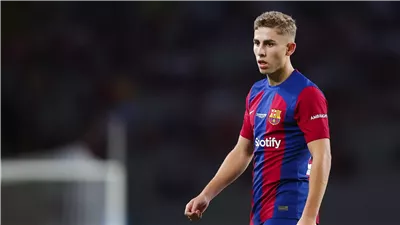 رسيما.. برشلونة يعلن تجديد عقد  فيرمين لوبيز