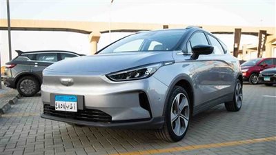 أمين رابطة التجار يفجر مفاجأة صادمة بشأن أسعار السيارات الكهربائية في مصر |خاص