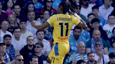 ثنائية لوكمان تقود أتالانتا للتقدم على نابولي بالشوط الأول من الدوري الإيطالي 