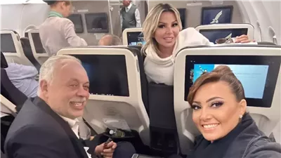 أشرف زكي وروجينا على السجادة الحمراء لـ مهرجان البحرين السينمائي 