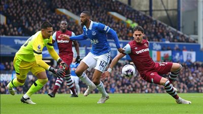 التعادل السلبي يحسم الشوط الأول بين إيفرتون وويستهام بالدوري الإنجليزي الممتاز