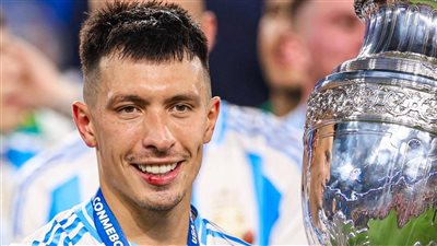 بسبب الإصابة.. مغادرة ليساندرو مارتينز معسكر المنتخب الأرجنتيني