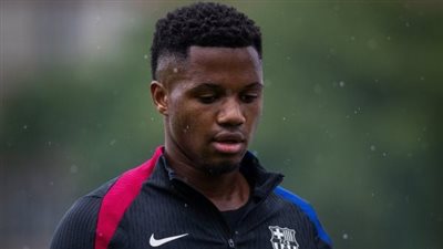 لا جديد يذكر.. برشلونة يعلن إصابة أنسو فاتي 