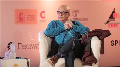 صور خيري بشارة بمهرجان القاهرة السينمائي 2024.. أهم المحطات في حياته