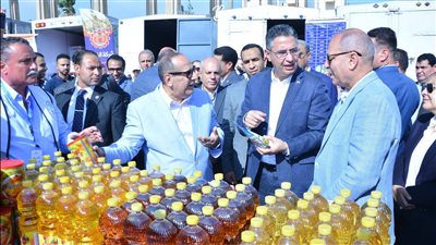 بالصور.. وزير التموين يفتتح سوق اليوم الواحد بمدينة نصر