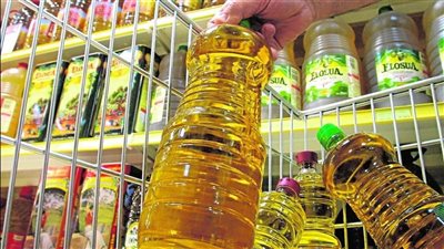 ارتفاع أسعار زيت الطعام بنسبة 18.5%.. شعبة المواد الغذائية توضح