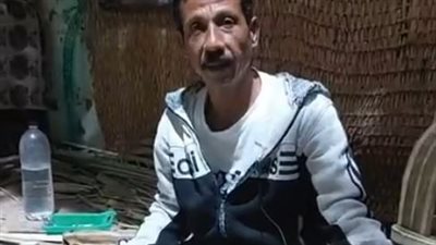 عم يحيى .. يغزل قصائد الجمال على أوتار الجريد بالمنيا 