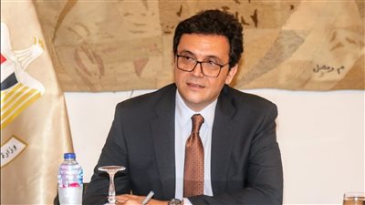 وزير الثقافة : مقتنيات أحمد زكي تراث أصيل ولن نسمح بالعبث فيها 