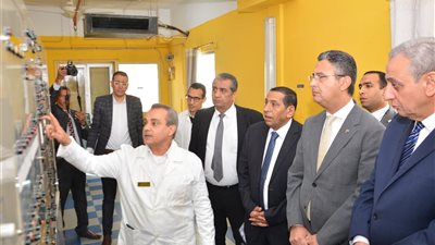 وزير التموين ومحافظ الغربية يتفقدان شركة طنطا للزيوت والصابون والمياه الطبيعية