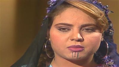 منعتها تركب الأسانسير.. تفاصيل بلاغ الفنانة وفاء مكي ضد مالك عقار بالدقي  