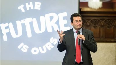 من هو عمر الشنيطي المرفوع اسمه من قوائم الإرهاب