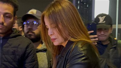 شاهد ما فعلته كارول سماحة في عزاء الملحن محمد رحيم |فيديو