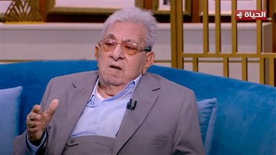 فاروق فلوكس: تركت عزاء والدتي لاستكمال مسرحية «سنة مع الشغل»