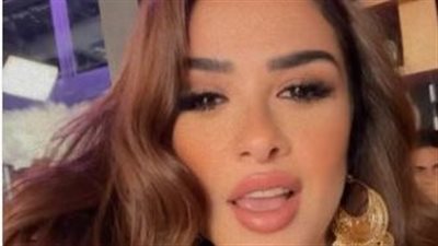 ياسمين عبد العزيز تروج لإعلانها الجديد اسمع يا خواجة| فيديو