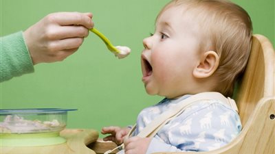 فوائد النشا للأطفال.. أسباب قدرة الرضع على هضمه